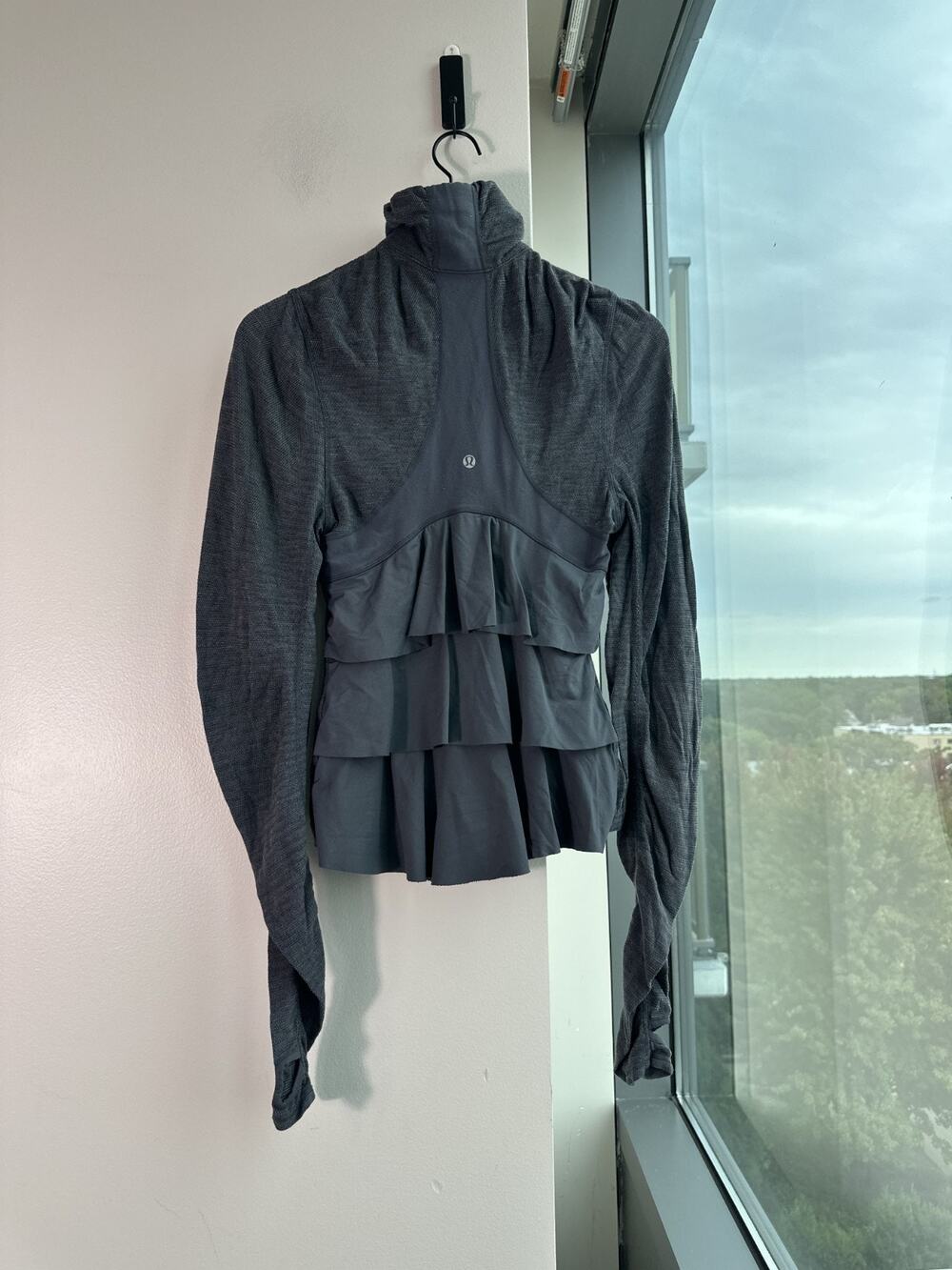Lululemon Yogi Dance Jacket Multitiered Ruffle Back Charcoal Gray Sz 2